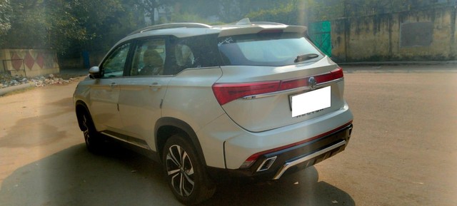 Second-hand 2023 MG Hector 1.5 Turbo Sharp pro CVT BSVI for sale in New Delhi-17