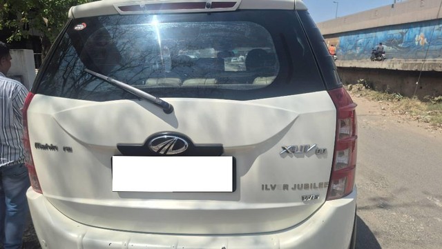 Second-hand 2014 Mahindra XUV500 W6 2WD for sale in Aurangabad-5