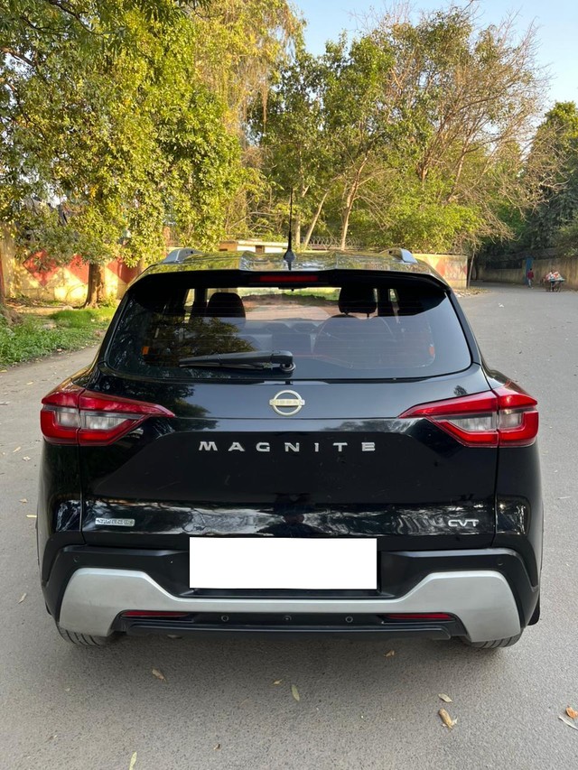 Second-hand 2022 Nissan Magnite Turbo CVT XV Executive BSVI for sale in New Delhi-2