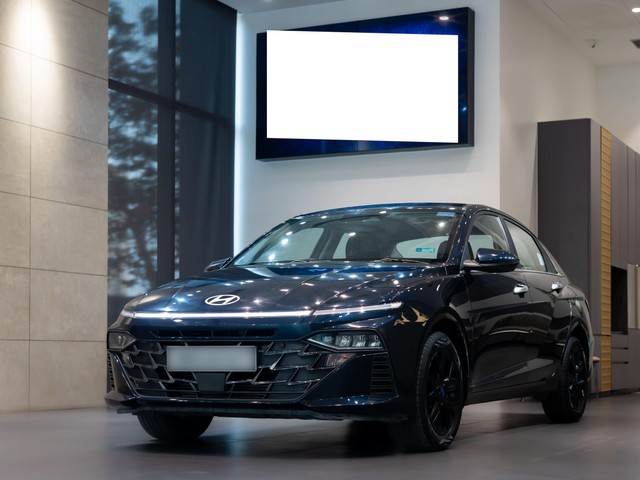 Second-hand 2023 Hyundai Verna SX Opt Turbo DCT DT for sale in Kolkata-3