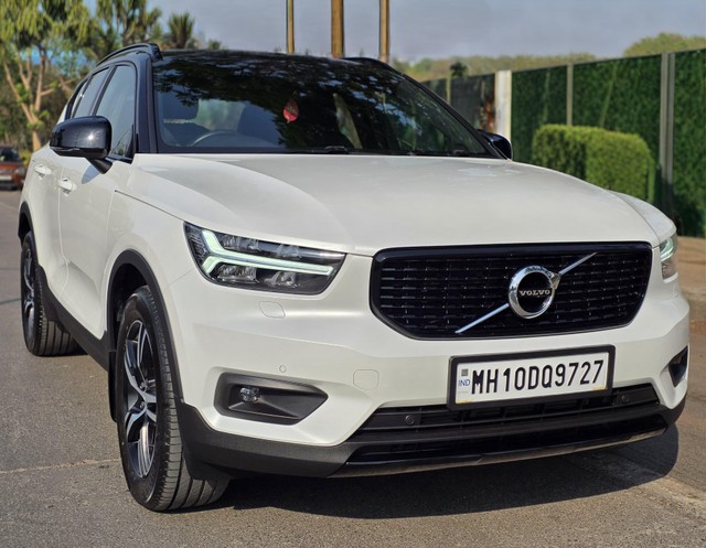 Second-hand 2021 Volvo XC40 T4 R-Design for sale in Mumbai-12