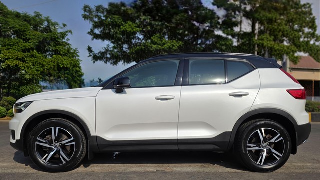Second-hand 2021 Volvo XC40 T4 R-Design for sale in Mumbai-3