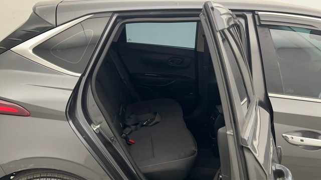 Second-hand 2022 Hyundai i20 Asta 1.2 for sale in Kolkata-24