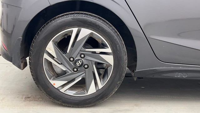 Second-hand 2022 Hyundai i20 Asta 1.2 for sale in Kolkata-18