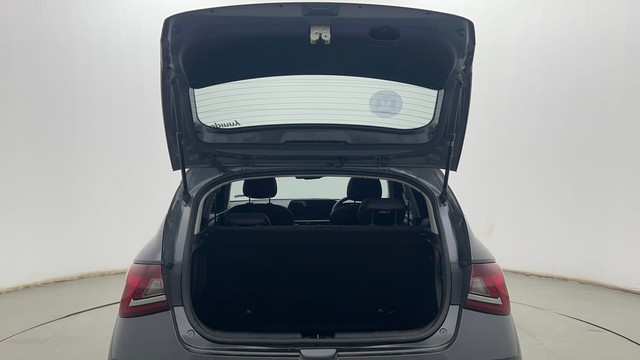 Second-hand 2022 Hyundai i20 Asta 1.2 for sale in Kolkata-9