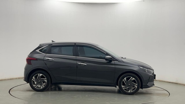 Second-hand 2022 Hyundai i20 Asta 1.2 for sale in Kolkata-2