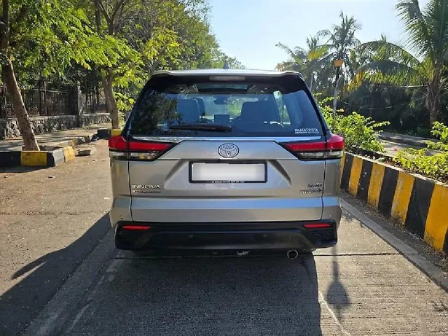 Second-hand 2024 Toyota Innova Hycross ZX(O) Hybrid for sale in Mumbai-2