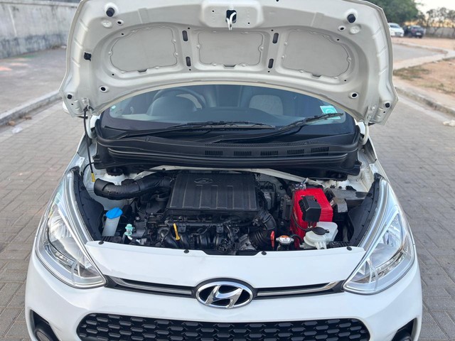 Second-hand 2018 Hyundai Grand i10 1.2 Kappa Sportz Option AT for sale in Ahmedabad-6
