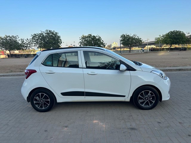 Second-hand 2018 Hyundai Grand i10 1.2 Kappa Sportz Option AT for sale in Ahmedabad-1