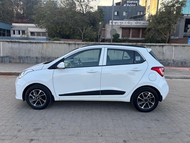 Second-hand 2018 Hyundai Grand i10 1.2 Kappa Sportz Option AT for sale in Ahmedabad-4