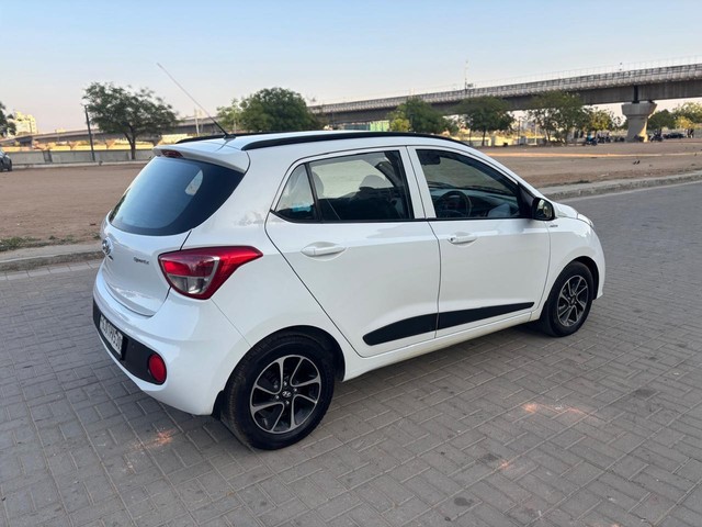 Second-hand 2018 Hyundai Grand i10 1.2 Kappa Sportz Option AT for sale in Ahmedabad-2
