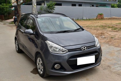 Second-hand 2015 Hyundai Grand i10 Sportz for sale in Gurgaon