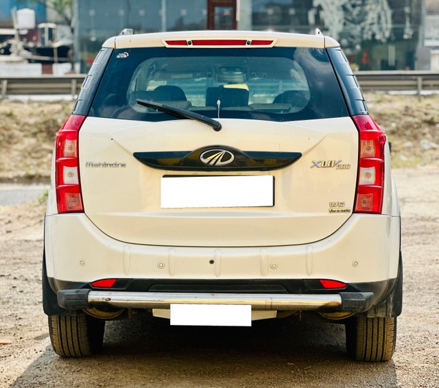 Second-hand 2016 Mahindra XUV500 R W10 FWD for sale in Pune-2