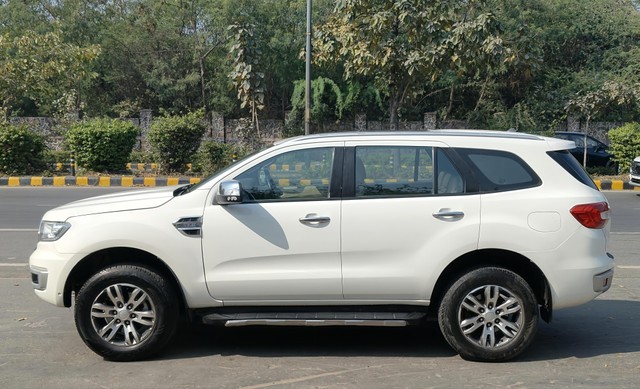 Ford Endeavour 3.2 Titanium AT 4X4 Second-hand 2017 Ford Endeavour 3.2 Titanium AT 4X4 for sale in New Delhi-3