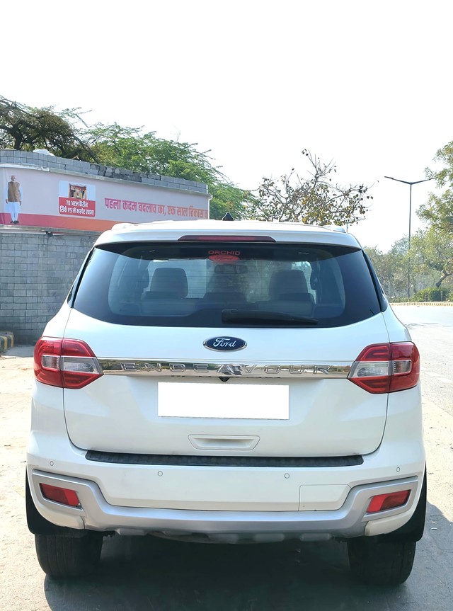 Ford Endeavour 3.2 Titanium AT 4X4 Second-hand 2017 Ford Endeavour 3.2 Titanium AT 4X4 for sale in New Delhi-2