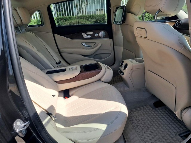 Second-hand 2020 Mercedes-Benz E-Class Exclusive E 200 for sale in New Delhi-16