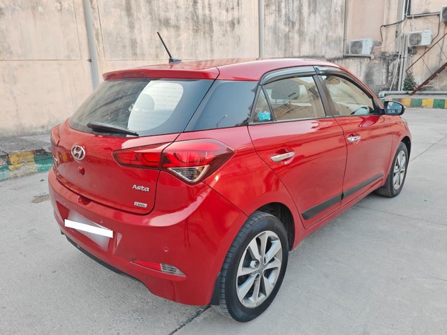 Second-hand 2017 Hyundai i20 Asta 1.4 CRDi for sale in Noida-7