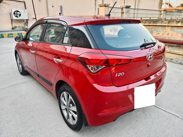 Second-hand 2017 Hyundai i20 Asta 1.4 CRDi for sale in Noida-10