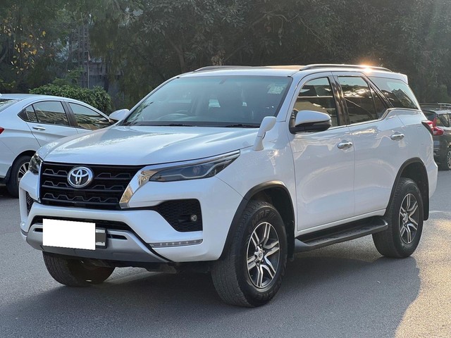 Second-hand 2021 Toyota Fortuner 2.8 2WD AT for sale in New Delhi-3
