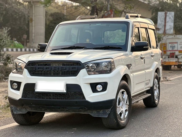 Second-hand 2019 Mahindra Scorpio S5 BSIV for sale in New Delhi-3
