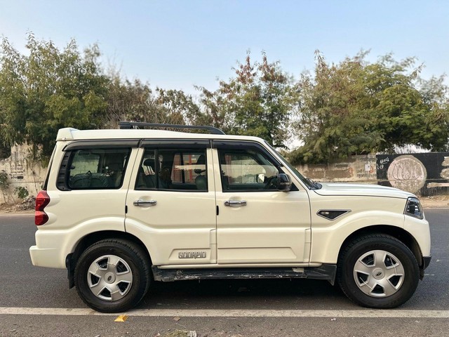 Second-hand 2019 Mahindra Scorpio S5 BSIV for sale in New Delhi-14