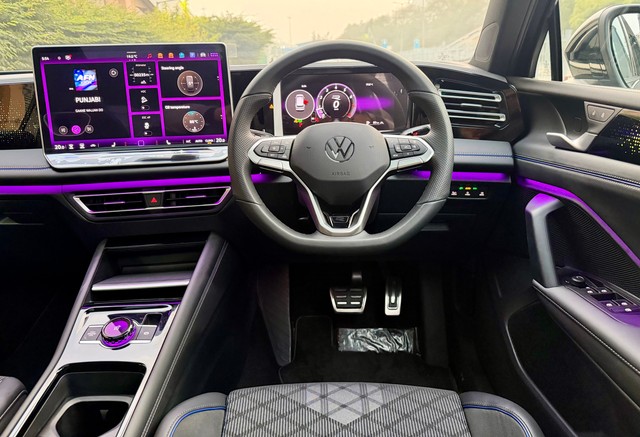 Volkswagen Tiguan R Line 2.0L TSI Second-hand 2025 Volkswagen Tiguan R Line 2.0L TSI for sale in New Delhi-18