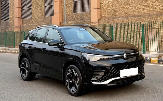 Volkswagen Tiguan R Line 2.0L TSI Second-hand 2025 Volkswagen Tiguan R Line 2.0L TSI for sale in New Delhi-0