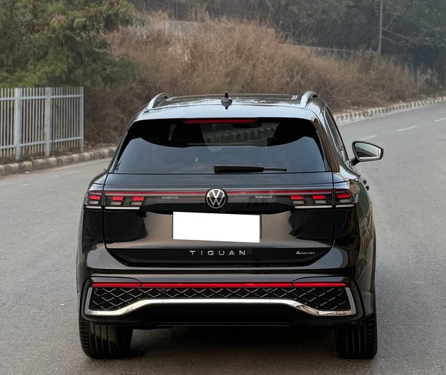 Volkswagen Tiguan R Line 2.0L TSI Second-hand 2025 Volkswagen Tiguan R Line 2.0L TSI for sale in New Delhi-10