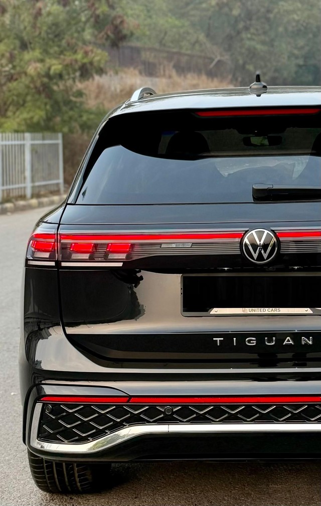 Volkswagen Tiguan R Line 2.0L TSI Second-hand 2025 Volkswagen Tiguan R Line 2.0L TSI for sale in New Delhi-8
