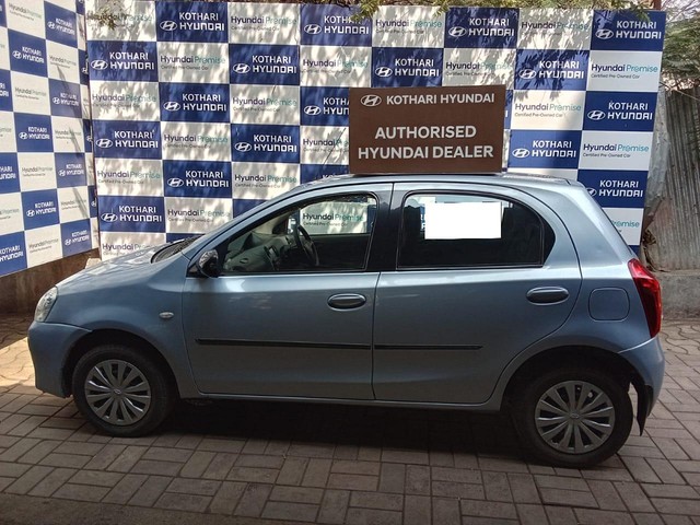 Second-hand 2012 Toyota Etios Liva GD for sale in Pune-3