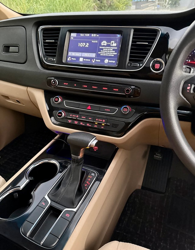 Second-hand 2020 Kia Carnival Prestige 6 STR for sale in New Delhi-13