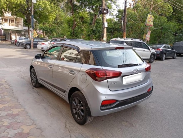 Second-hand 2019 Hyundai i20 Sportz Plus Diesel for sale in Ghaziabad-9