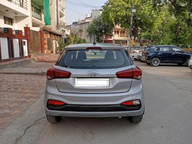 Second-hand 2019 Hyundai i20 Sportz Plus Diesel for sale in Ghaziabad-2