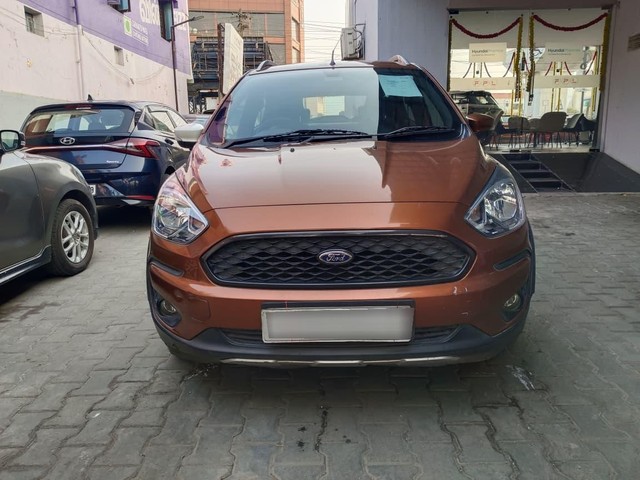 Second-hand 2019 Ford Freestyle Titanium Petrol BSIV for sale in Chennai-3
