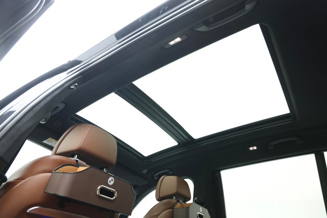 Second-hand 2023 BMW X7 xDrive 40i M Sport for sale in Gurgaon-9