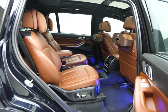 Second-hand 2023 BMW X7 xDrive 40i M Sport for sale in Gurgaon-12