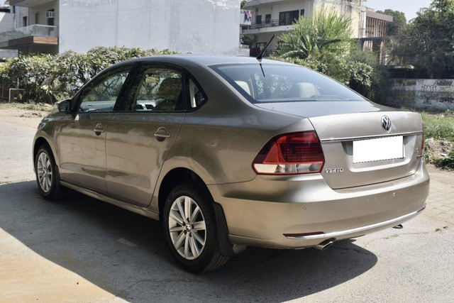 Second-hand 2015 Volkswagen Vento 1.2 TSI Highline AT for sale in Gurgaon-3