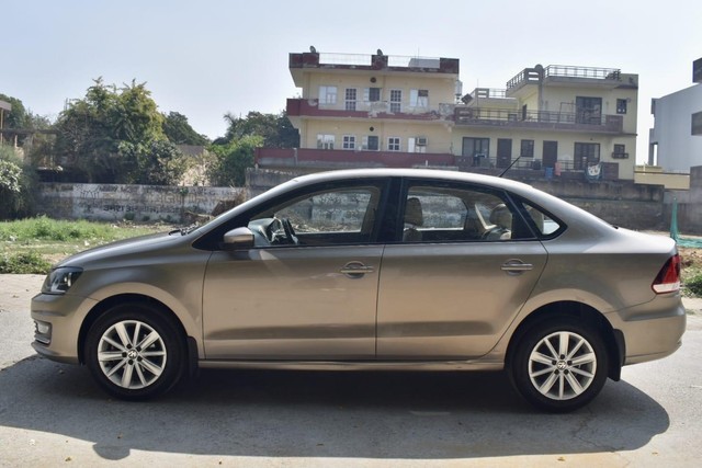 Second-hand 2015 Volkswagen Vento 1.2 TSI Highline AT for sale in Gurgaon-4