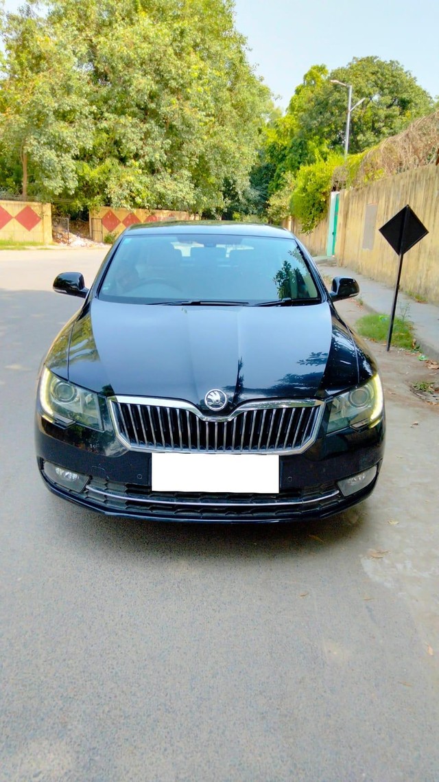 Second-hand 2015 Skoda Superb Elegance 1.8 TSI MT for sale in New Delhi-17