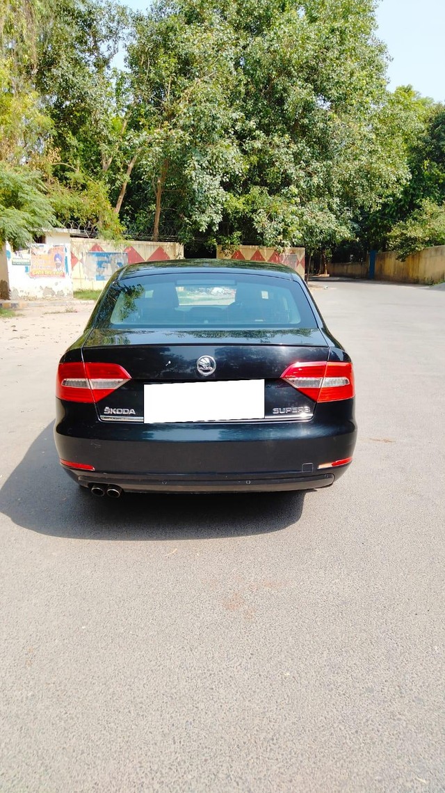 Second-hand 2015 Skoda Superb Elegance 1.8 TSI MT for sale in New Delhi-2