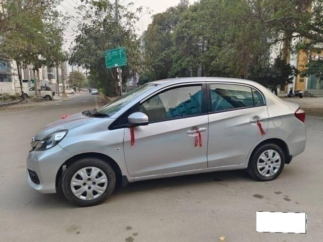 Second-hand 2017 Honda Amaze S i-VTEC for sale in Noida-5