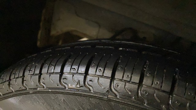 Second-hand 2014 Hyundai EON Era Plus for sale in Greater Noida-3