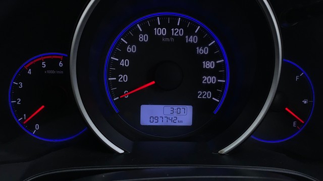 Second-hand 2015 Honda Jazz 1.5 V i DTEC for sale in Chennai-11