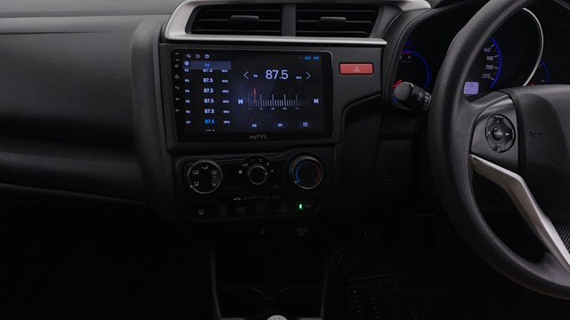 Second-hand 2015 Honda Jazz 1.5 V i DTEC for sale in Chennai-22