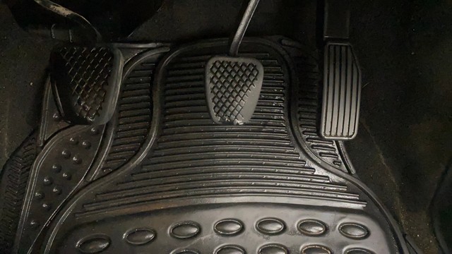 Second-hand 2015 Honda Jazz 1.5 V i DTEC for sale in Chennai-14