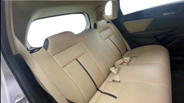 Second-hand 2015 Honda Jazz 1.5 V i DTEC for sale in Chennai-16