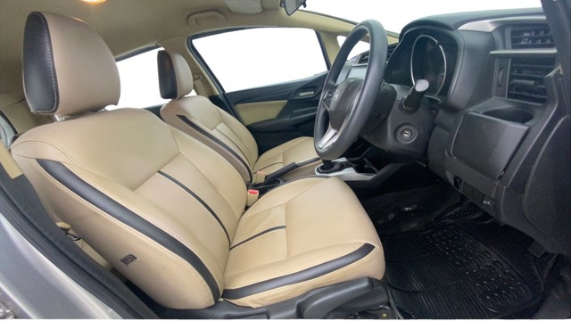 Second-hand 2015 Honda Jazz 1.5 V i DTEC for sale in Chennai-15