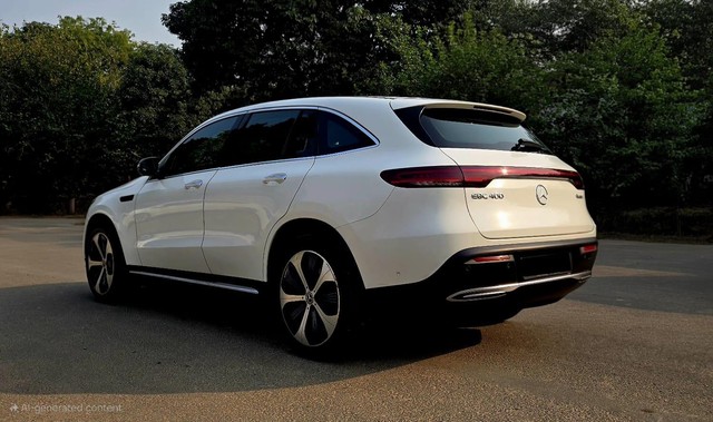 Second-hand 2023 Mercedes-Benz EQC 400 4MATIC for sale in New Delhi-8