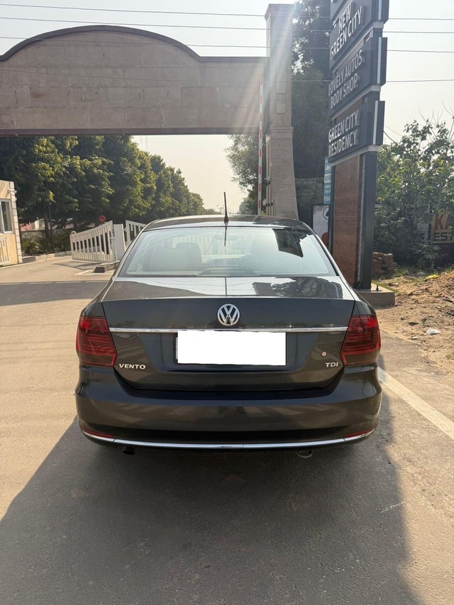Second-hand 2017 Volkswagen Vento 1.5 Highline Plus AT 16 Alloy for sale in Ludhiana-1