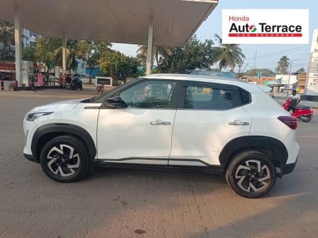 Second-hand 2022 Nissan Magnite Turbo CVT XV BSVI for sale in Pondicherry-5